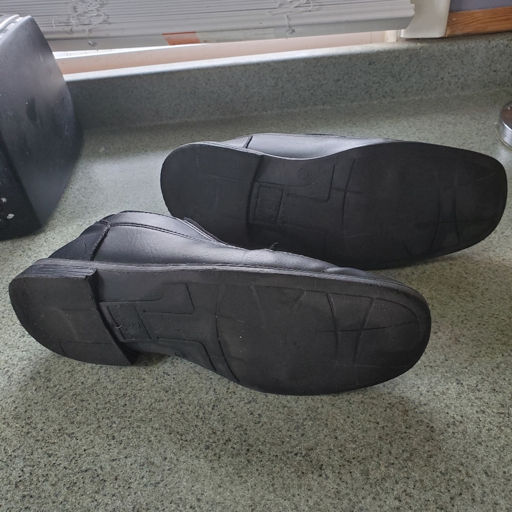 Mens Shoes - Picture 3 of 5